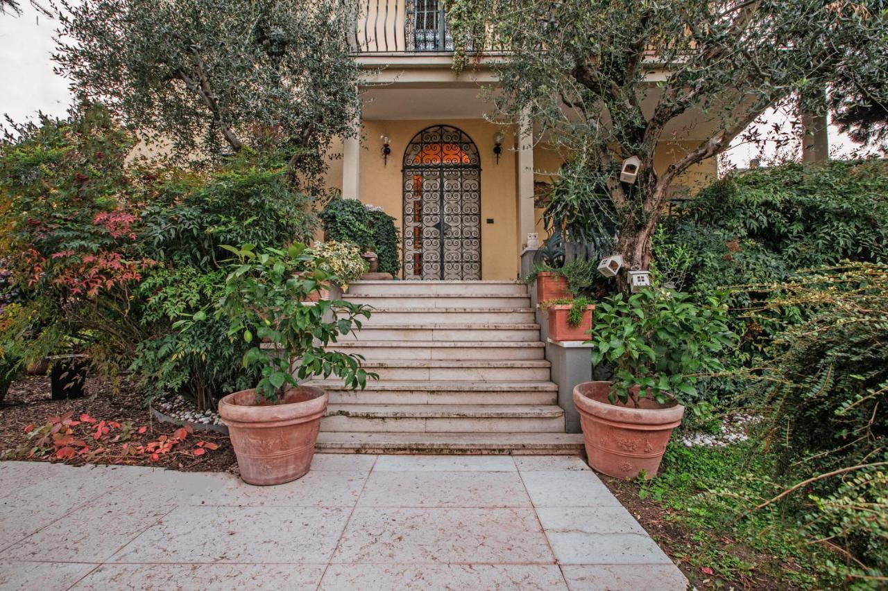 Bed&Breakfast Relax In The Lake Desenzano del Garda Exteriör bild
