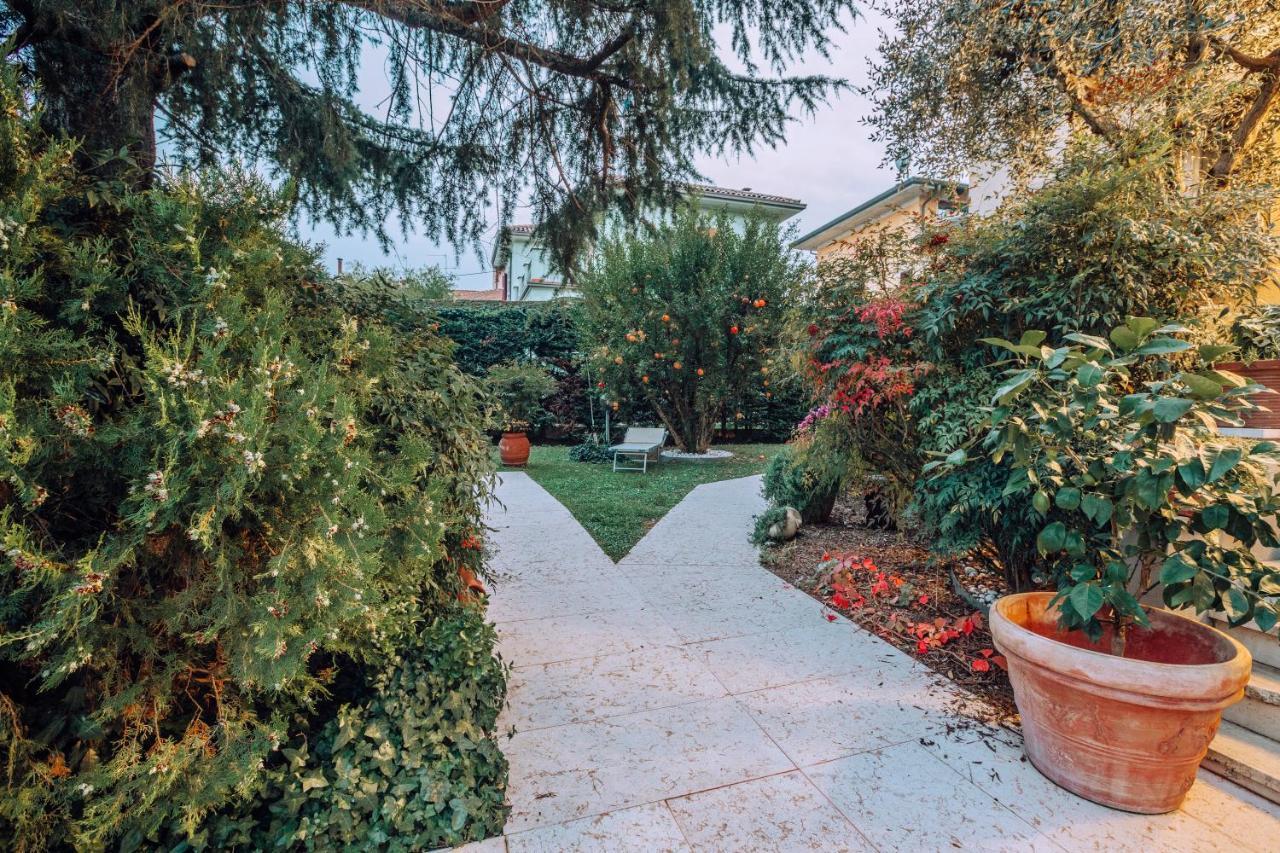 Bed&Breakfast Relax In The Lake Desenzano del Garda Exteriör bild